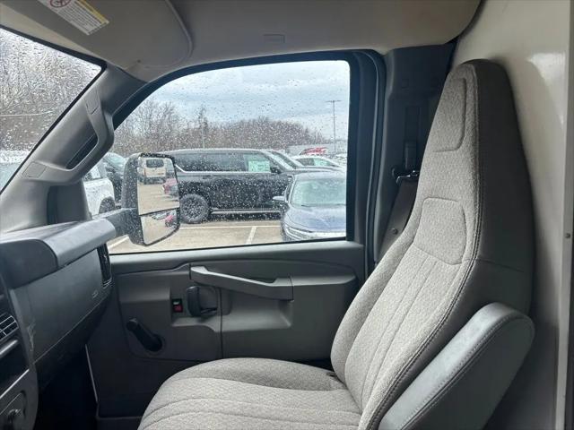 2022 Chevrolet Express Cutaway Work Van