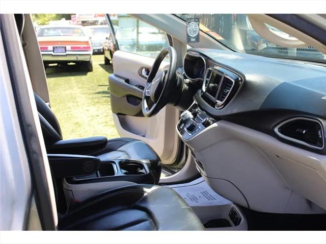 2020 Chrysler Voyager LXI
