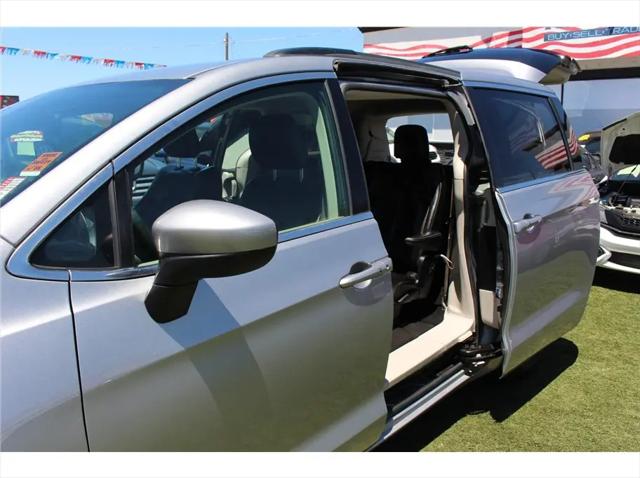 2020 Chrysler Voyager LXI