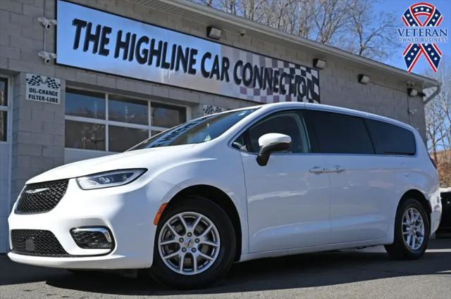 2023 Chrysler Pacifica Touring L for sale in Waterbury, CT