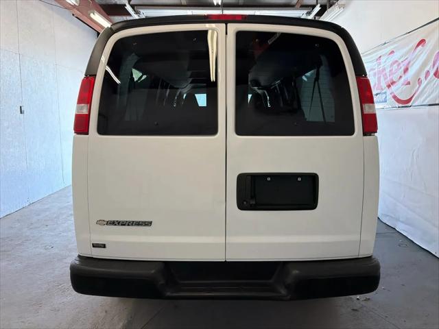 2023 Chevrolet Express Passenger RWD 3500 Extended Wheelbase LS