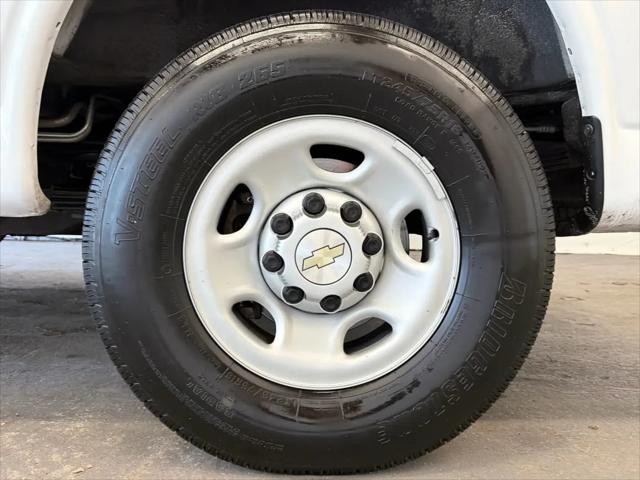 2023 Chevrolet Express Passenger RWD 3500 Extended Wheelbase LS