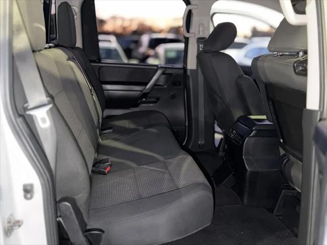 2014 Nissan Titan SV