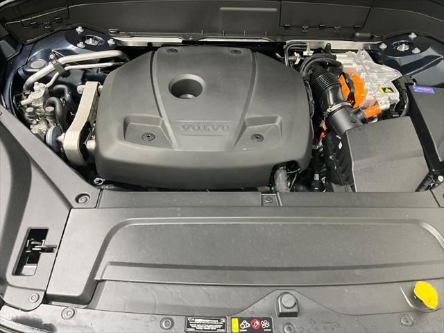 2026 Volvo XC90 Plug-In Hybrid Ultra, T8 AWD, Electric/Gasoline, Bright, 6 Seats