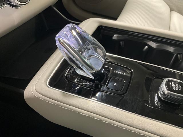2026 Volvo XC90 Plug-In Hybrid Ultra, T8 AWD, Electric/Gasoline, Bright, 6 Seats