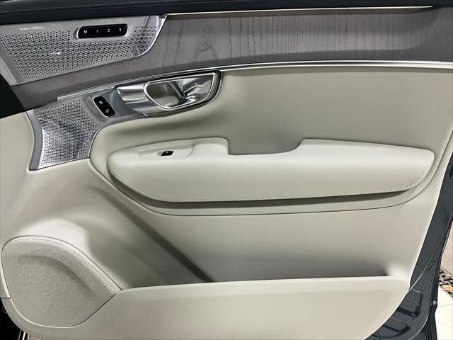 2026 Volvo XC90 Plug-In Hybrid Ultra, T8 AWD, Electric/Gasoline, Bright, 6 Seats