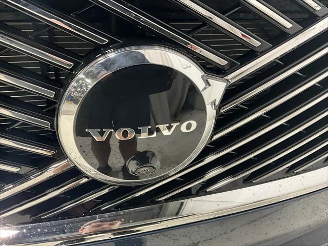 2026 Volvo XC90 Plug-In Hybrid Ultra, T8 AWD, Electric/Gasoline, Bright, 6 Seats
