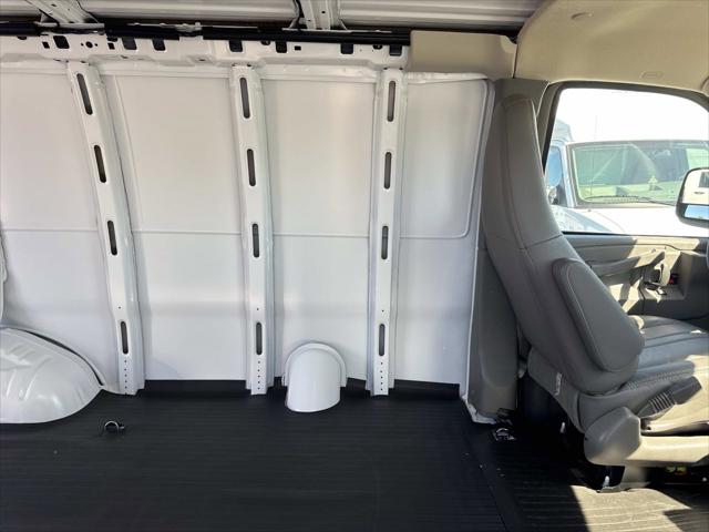 2025 Chevrolet Express Cargo Van RWD 2500 Regular Wheelbase WT