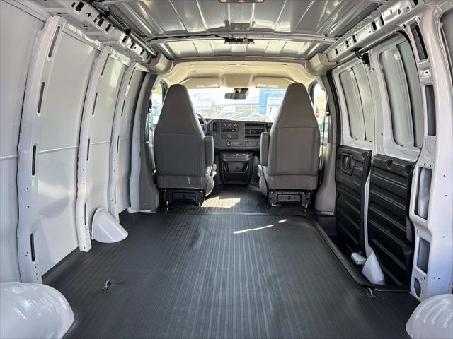 2025 Chevrolet Express Cargo Van RWD 2500 Regular Wheelbase WT