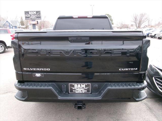 2021 Chevrolet Silverado 1500 4WD Double Cab Standard Bed Custom