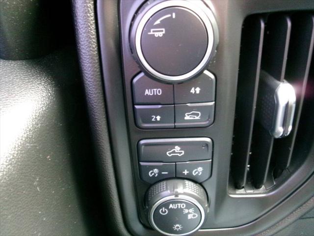 2021 Chevrolet Silverado 1500 4WD Double Cab Standard Bed Custom
