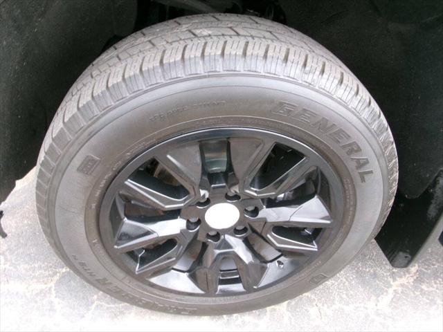2021 Chevrolet Silverado 1500 4WD Double Cab Standard Bed Custom