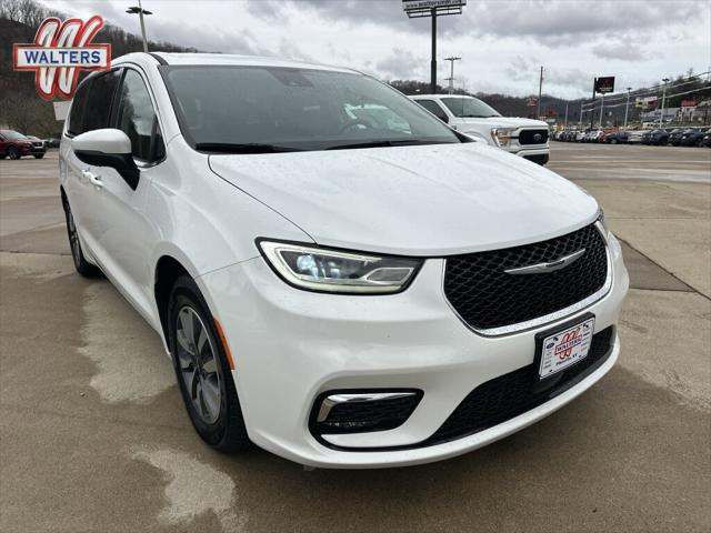 2023 Chrysler Pacifica Hybrid Touring L for sale in PIKEVILLE , KY