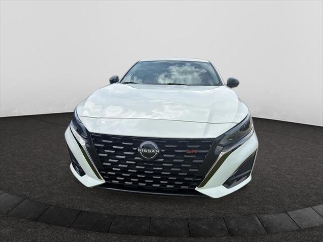 2025 Nissan Altima SR FWD