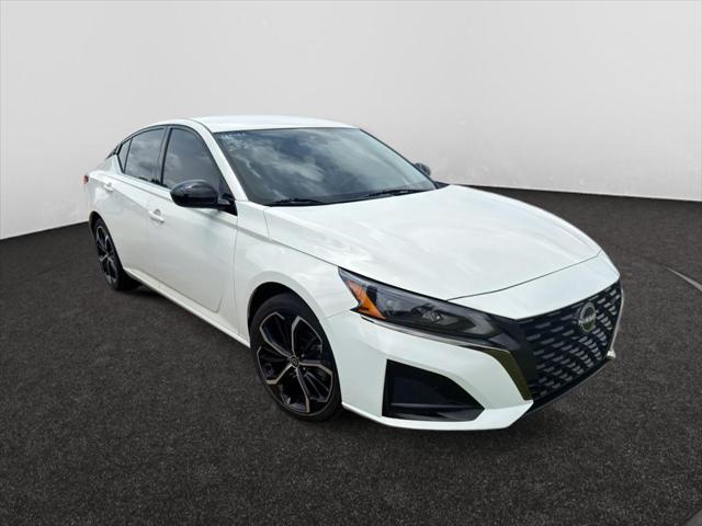 2025 Nissan Altima SR FWD