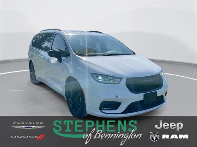 2024 Chrysler Pacifica Touring L for sale in Bennington, VT