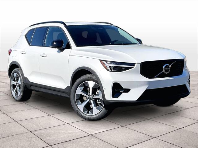 2026 Volvo XC40 Plus, B5 AWD Gas (mild hybrid), Dark