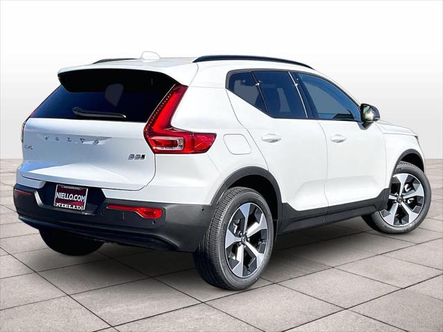 2026 Volvo XC40 Plus, B5 AWD Gas (mild hybrid), Dark