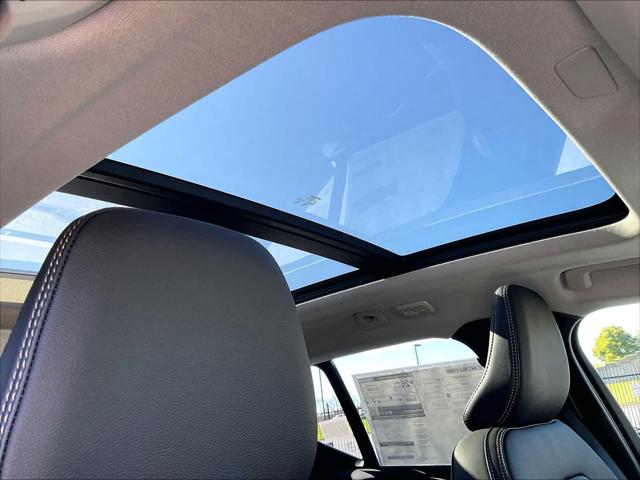 2026 Volvo XC40 Plus, B5 AWD Gas (mild hybrid), Dark