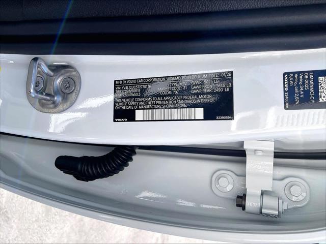 2026 Volvo XC40 Plus, B5 AWD Gas (mild hybrid), Dark