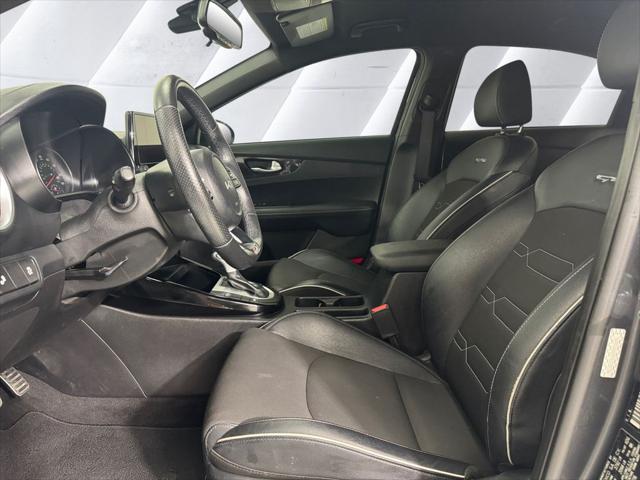 2023 Kia Forte GT-Line - Photo 7