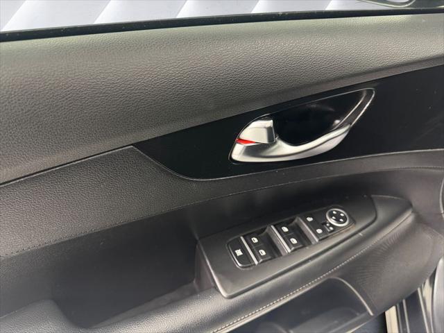 2023 Kia Forte GT-Line - Photo 12