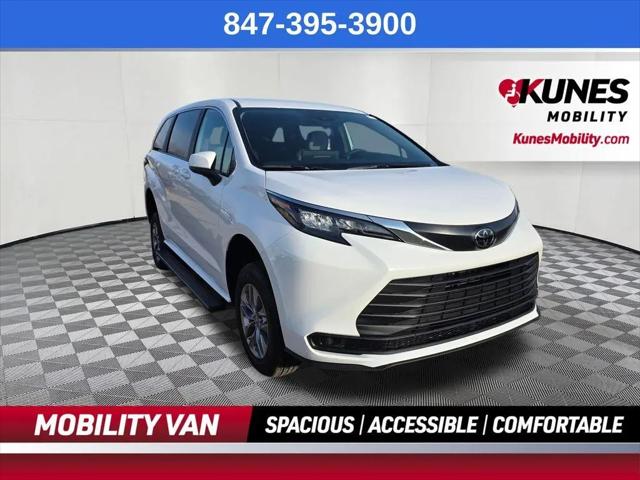 2026 Toyota Sienna LE for sale in Antioch, IL