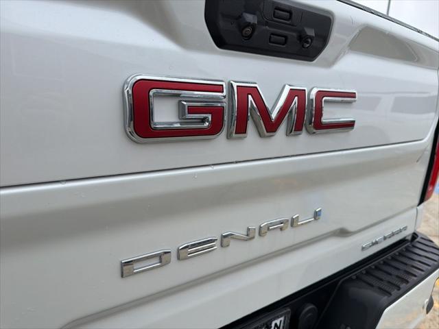 2023 GMC Sierra 2500HD 4WD Crew Cab Standard Bed Denali