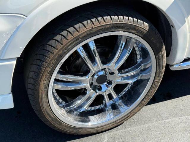2007 Lincoln Mark LT Base