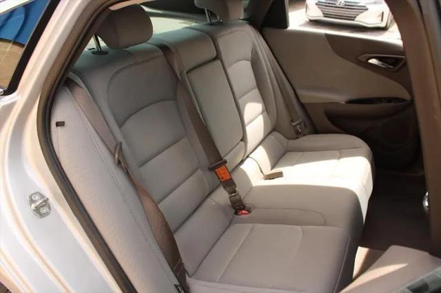 2022 Chevrolet Malibu FWD LT