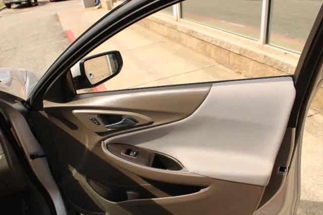 2022 Chevrolet Malibu FWD LT