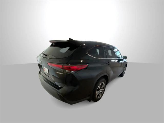2022 Toyota Highlander Hybrid XLE