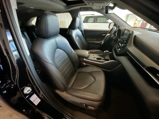 2022 Toyota Highlander Hybrid XLE