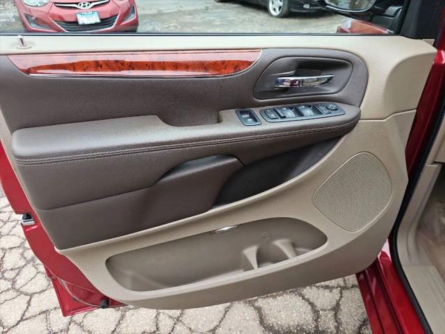 2013 Chrysler Town & Country Touring