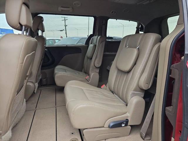 2013 Chrysler Town & Country Touring