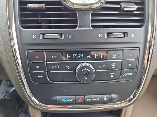 2013 Chrysler Town & Country Touring
