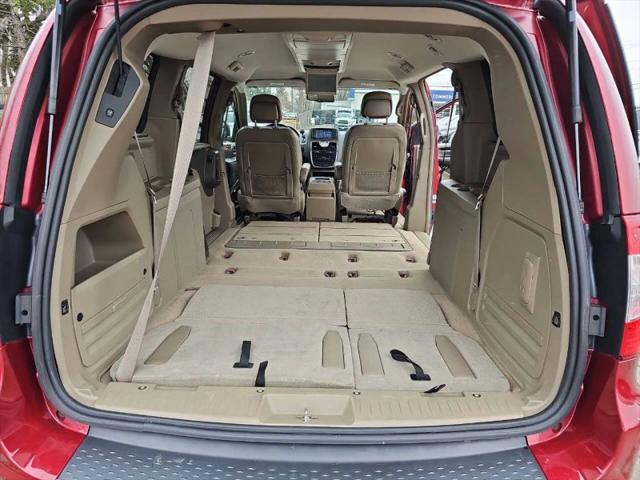 2013 Chrysler Town & Country Touring