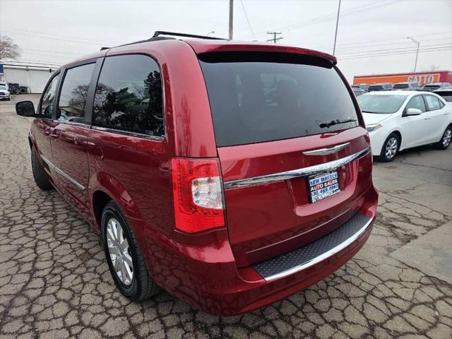 2013 Chrysler Town & Country Touring