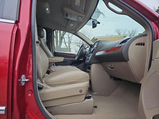 2013 Chrysler Town & Country Touring