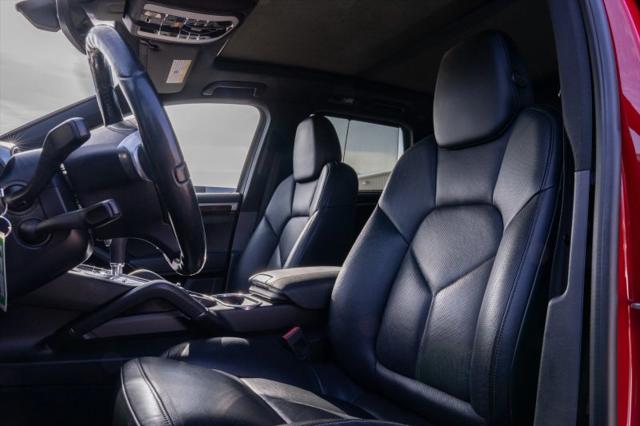 2014 Porsche Cayenne Platinum Edition