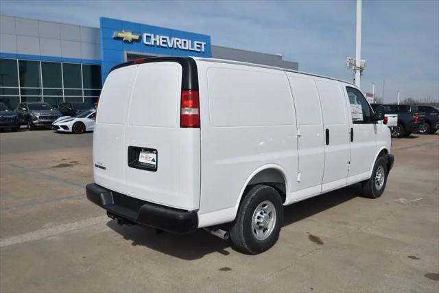 2026 Chevrolet Express Cargo Van 2500 Regular Wheelbase, WT, RWD