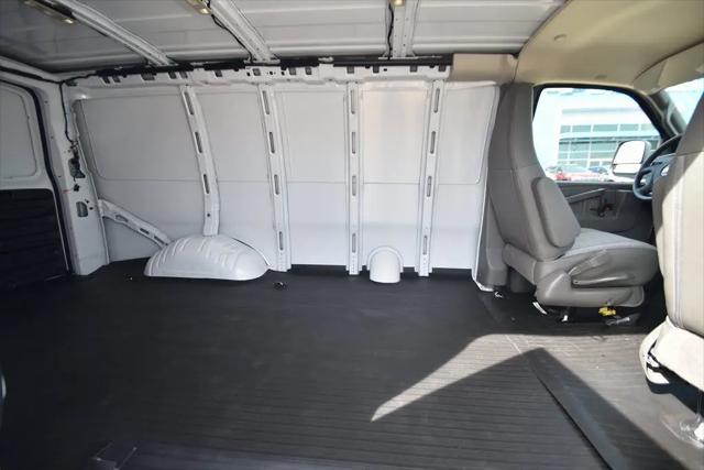 2026 Chevrolet Express Cargo Van 2500 Regular Wheelbase, WT, RWD