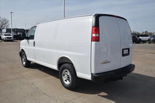 2026 Chevrolet Express Cargo Van 2500 Regular Wheelbase, WT, RWD