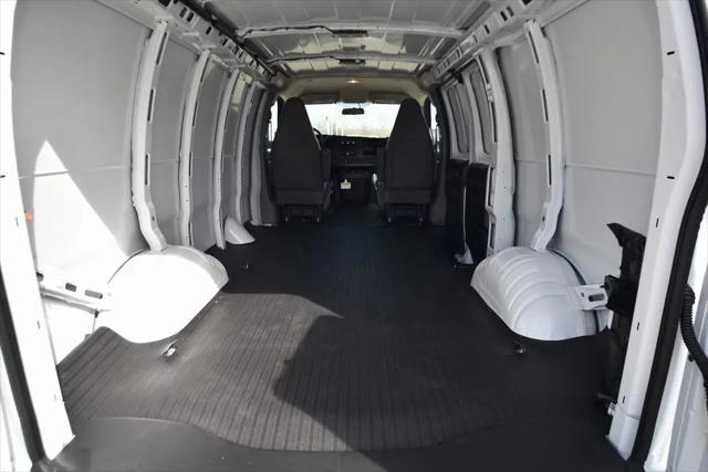 2026 Chevrolet Express Cargo Van 2500 Regular Wheelbase, WT, RWD