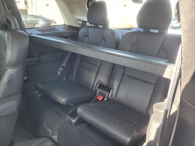 2026 Volvo XC90 Plug-In Hybrid Ultra Dark Theme, T8 AWD, Electric/Gasoline, 6 Seats