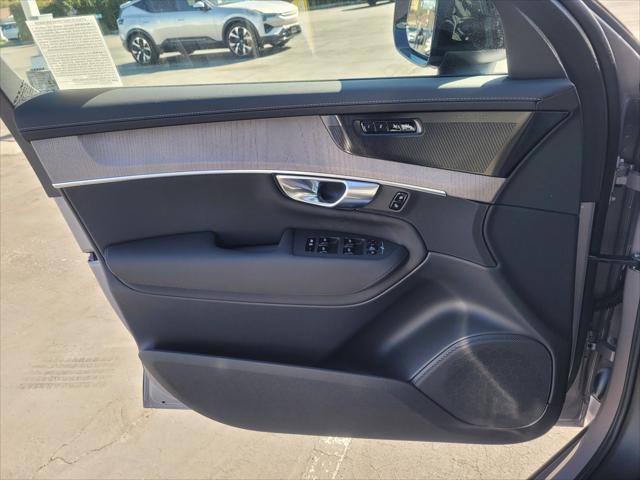 2026 Volvo XC90 Plug-In Hybrid Ultra Dark Theme, T8 AWD, Electric/Gasoline, 6 Seats