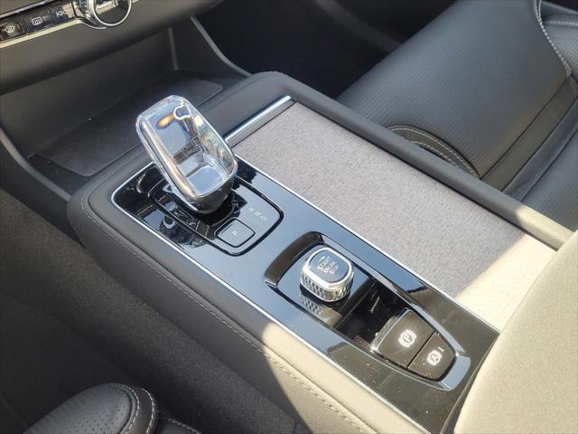 2026 Volvo XC90 Plug-In Hybrid Ultra Dark Theme, T8 AWD, Electric/Gasoline, 6 Seats