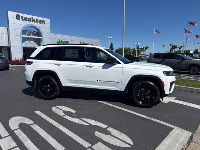 2026 Jeep Grand Cherokee Altitude 4x4