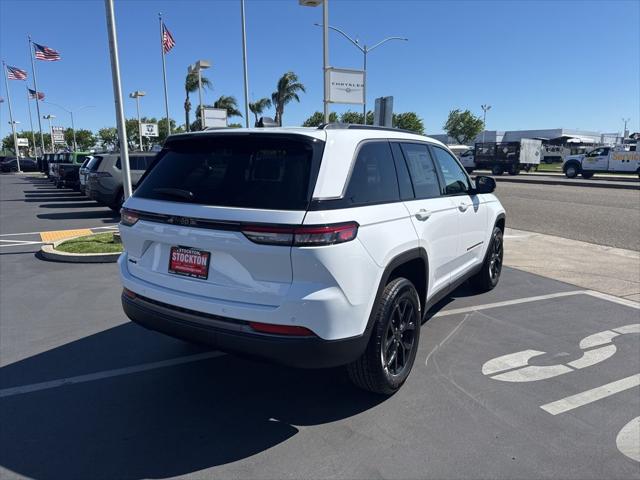 2026 Jeep Grand Cherokee Altitude 4x4