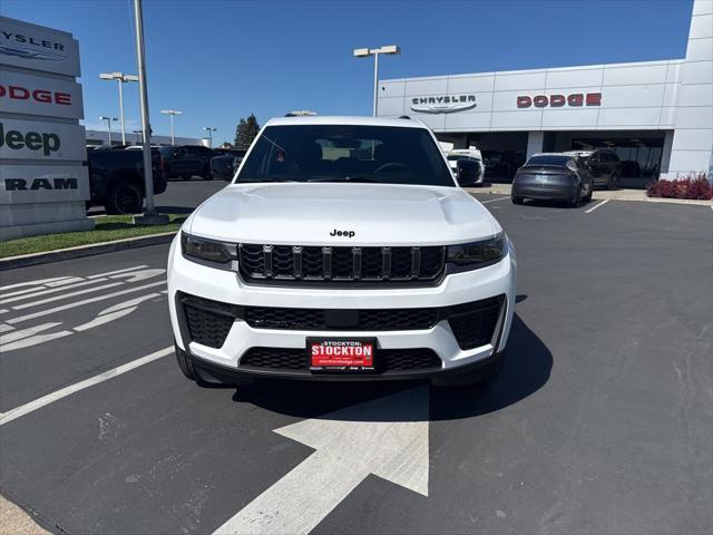 2026 Jeep Grand Cherokee Altitude 4x4